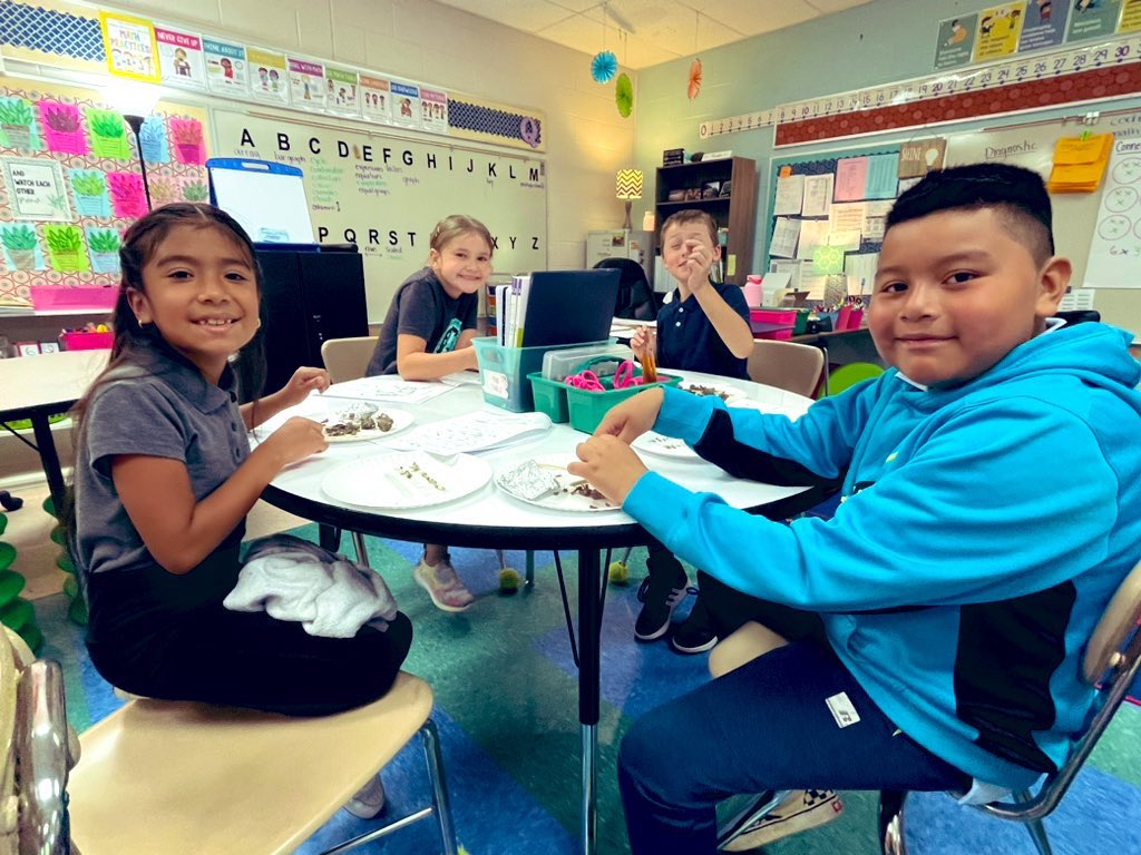Thank you to Owl’s Hill for visiting our 3rd grade students today!  Students had the opportunity to meet a barn owl and dissect owl pellets🦉 <a href="/owlshill/">Owl's Hill</a> <a href="/MNPS_STEAM/">MNPS STEAM</a> <a href="/MNPS_Magnet/">MNPS MSAP MAGNET SCHOOLS</a>