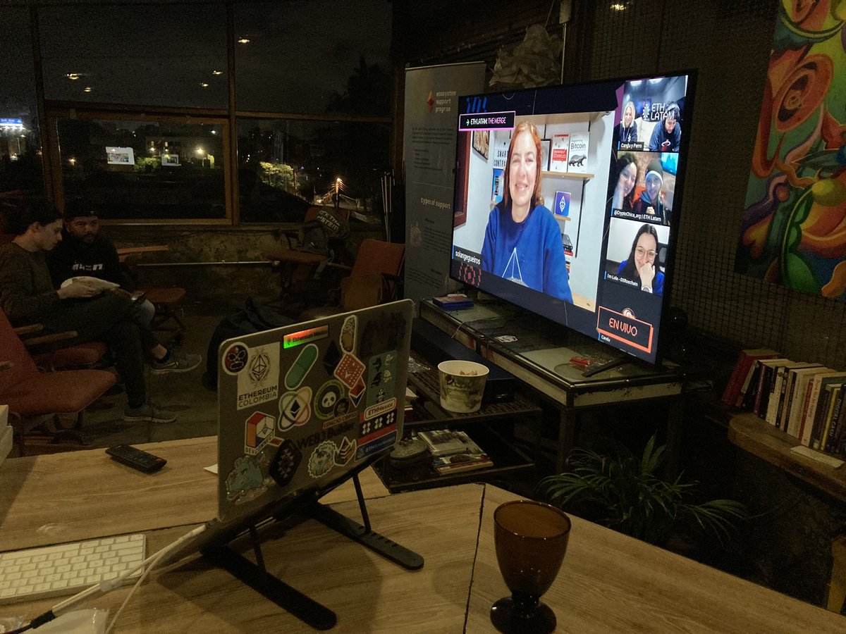 juandaveth's tweet photo. La previa del merge con la fam de @EthColombia
Unidxs al stream de @ethlatam
Grandes @cryptocandu y @perrovolpe 🎤 https://t.co/37e2DPND9a