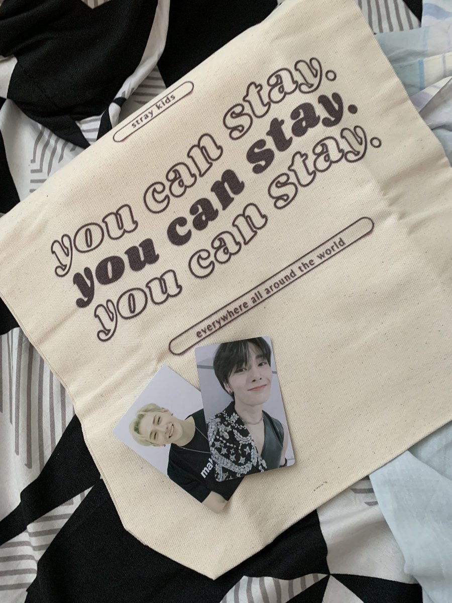keamingyu's tweet photo. my “you can stay” tote bag is here!! thanks @linozbasket its so pretty and ang cute ng packaging hehe 🫰🏼 #fromlinoz https://t.co/rUOVmGIGzY