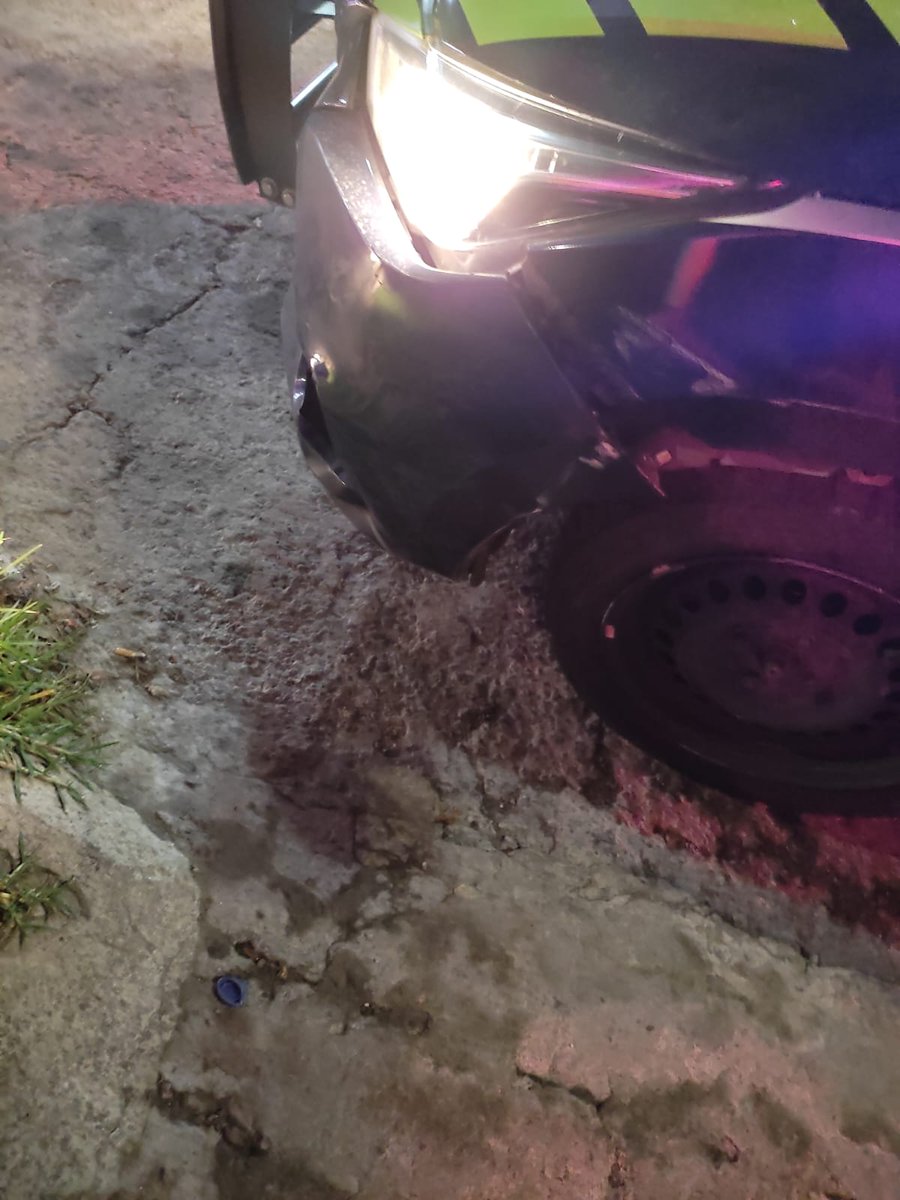 Los oficiales de esta patrulla le quieren cobrar $12000 a mi hermano por este choque, y no quisieron llamar al seguro. ¿Cómo es esto posible? <a href="/SSC_Pue/">SSC Puebla</a> <a href="/CICPue/">CIC Puebla</a> <a href="/eduardorivera01/">Eduardo Rivera Pérez</a>