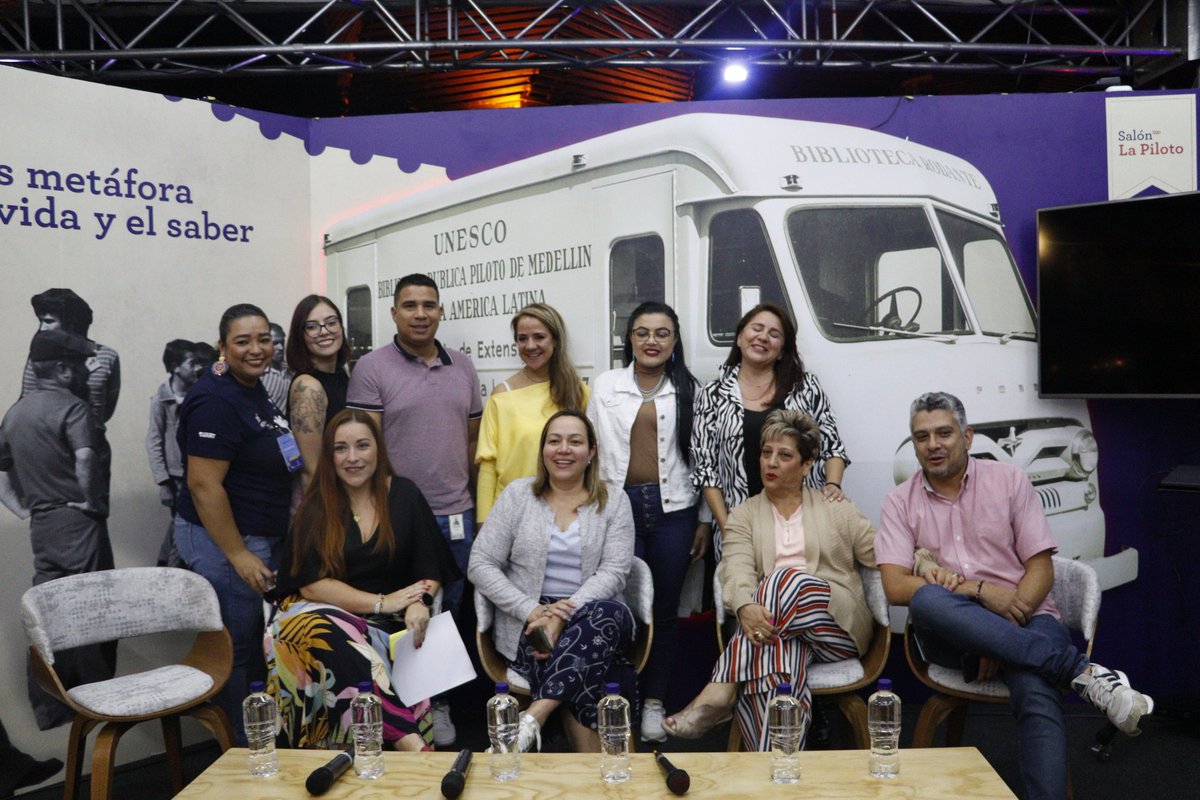BPPiloto's tweet photo. ¡Tenemos nuestra propia estampilla!🥹🫣🤩

"Una estampilla es un trozo de papel con una imagen, impregnado de historia."

Agradecemos @Ministerio_TIC y a @472Colombia por registrar en la historia postal de Colombia y el mundo esta institución modelo de desarrollo y educación. https://t.co/sJamA5sJHr