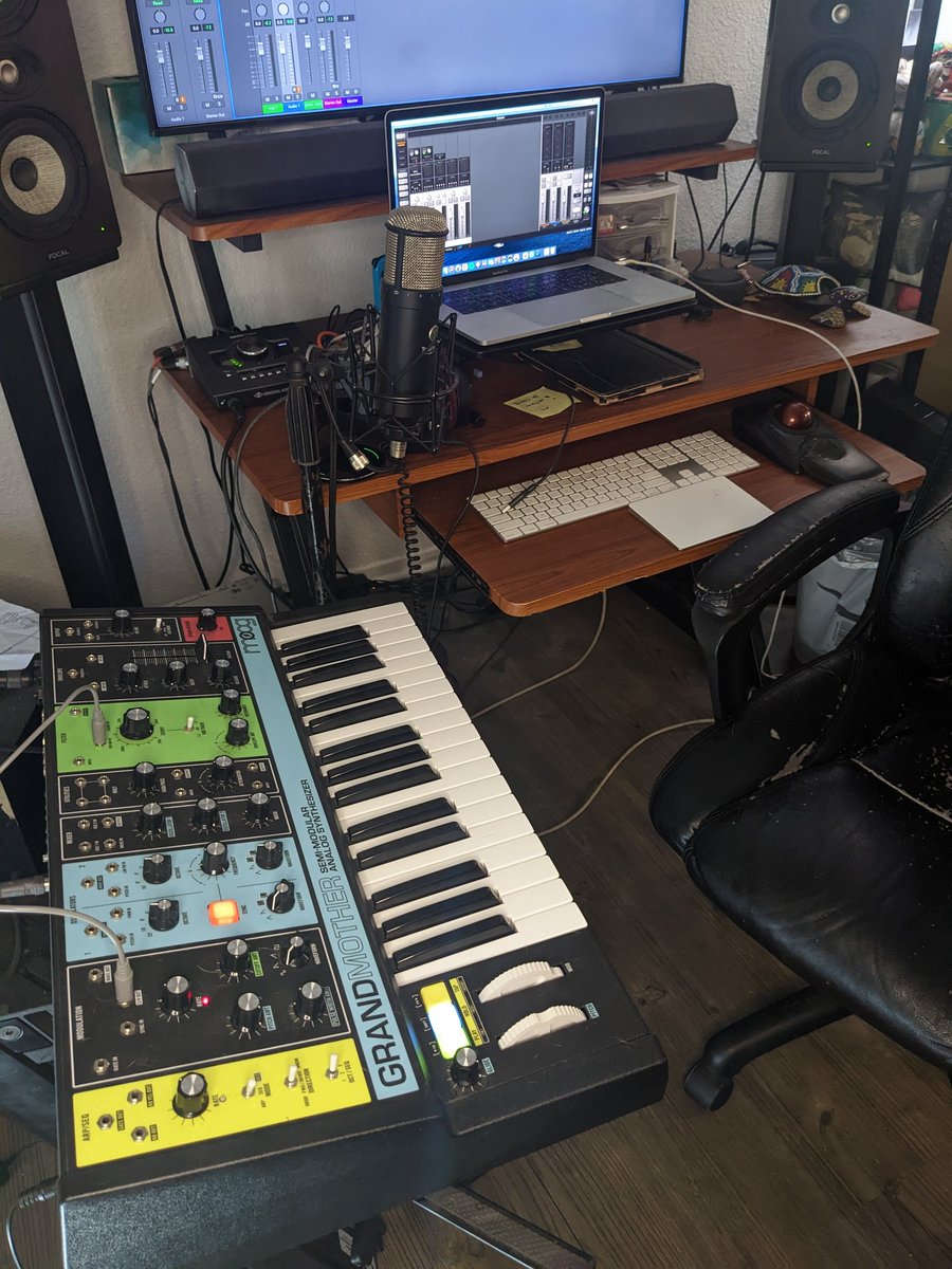 __Dante__'s tweet photo. Love my #moog Grandmother! It quickly became a strong leg in my production flow. #musicproducer https://t.co/9bsHHQ0TZW