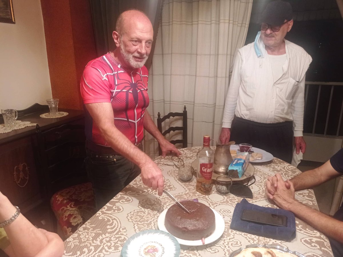 CarlosJRojas13's tweet photo. Porque el #poscumpleaños también se celebra este #14sep me tomo unos @Grantswhisky cortesía del #compañerodelucha @fiorenzoi quien hoy cumple un año más de vida,mi #movia @teran20057,#hermanazo @bplotnikov y @DraAnaAraujo gracias por ese cariño enorme que nos tienen¡#Losqueremos! https://t.co/x4cwGCkwsW