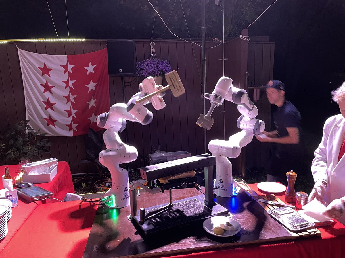 tea4dragons's tweet photo. Great evening at the #soireesuisse   Great food and great company. Merci encore https://t.co/vghwhBa9j8