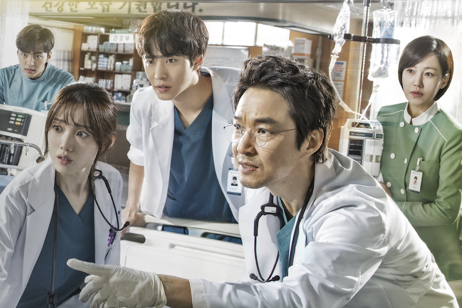 '#DrRomantic' Confirmed To Return For Season 3 With #HanSukKyu, #AhnHyoSeop, And #LeeSungKyung
soompi.com/article/154513…