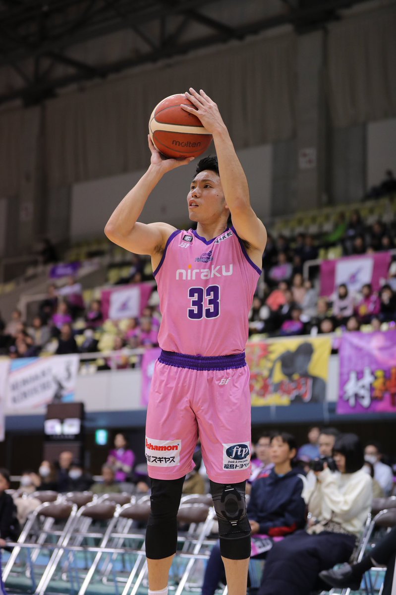 firebonds's tweet photo. 2019-21シーズンに在籍していた #喜久山貴一 選手が現役引退を発表されました。

ここぞという場面で放つ #キクヤマ砲 で何度も会場も沸かし、勝利に貢献してくれました。

地元沖縄で、コーチとして子供たちにたくさんの夢や希望を与えてくれることでしょう。
現役生活お疲れさまでした。

#firebonds https://t.co/cwaEvLpO5V