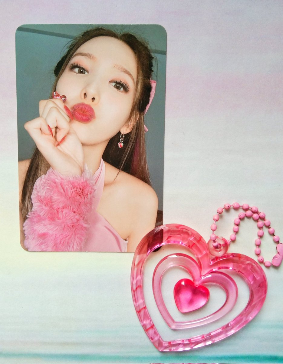 tinekarteu's tweet photo. #tinebuys 

 -ˋˏ✄┈┈┈┈┈┈┈┈┈┈┈┈┈┈┈┈┈┈ 

↳ hi @eunhamail, thank you so much for the smooth transaction! nayeon arrived safely. 'til our next 💗

꒰ #fromchichi ꒱ https://t.co/7DAI0GKj26