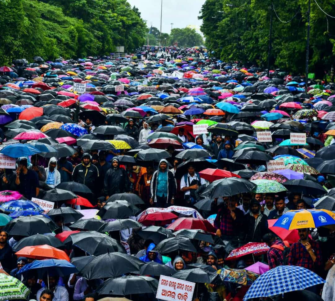 qfsc2005CuTtAcK's tweet photo. We are supporting strongly to Abolish the #contractualsystem from odisha.
Teachers are suffering by this.
🙏
@CMO_Odisha
@Naveen_Odisha
@qfsc2005CuTtAcK https://t.co/OF1NESopli