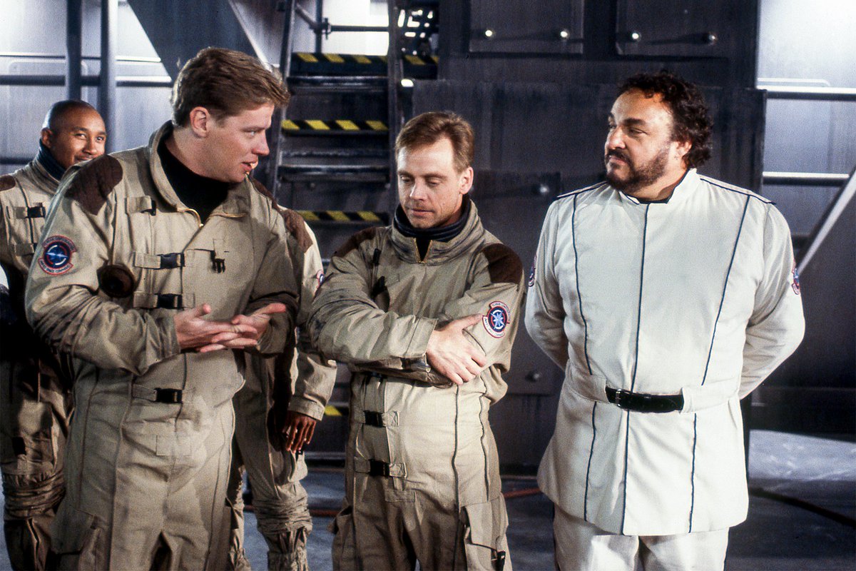 Exciting news: <a href="/awesomead/">Aaron Dunbar</a> found a previously uncirculated set of Wing Commander set photos posted by the set photographer from Wing Commander III through Prophecy. The quality is amazing! I've collected everything we've discovered so far here: wcnews.com/wcpedia/Mike_K…