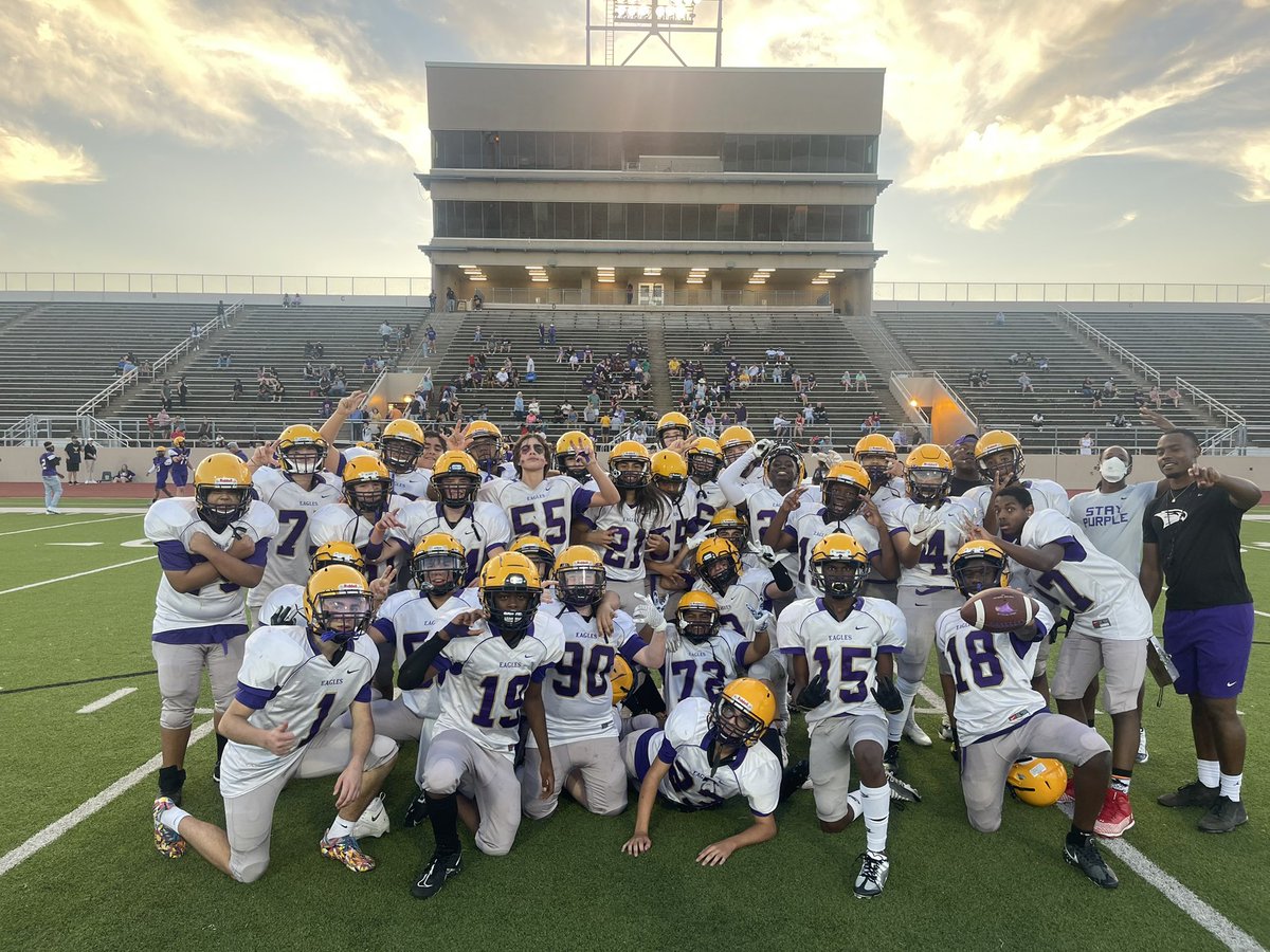 CoachPels's tweet photo. Purple and Gold with the dub tonight! These guys are an impressive group! Proud of the kids and coaches…shout-out to our fans, parents and @coachdansby for coming out tonight! We appreciate Ms Everett and @RHSABC for also being in the house! #StayPurple https://t.co/TJSpQuBkjC