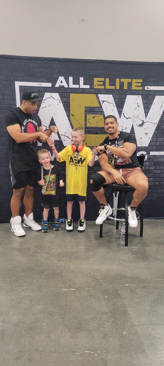My boys are huge #TheAcclaimed fans and when they beat #SwerveInOurGlory at #AEWGrandSlam for the #TagTitles the roof is gonna blow off my house @Bowens_Official @PlatinumMax #aew #AEWDynimate #GrandSlam