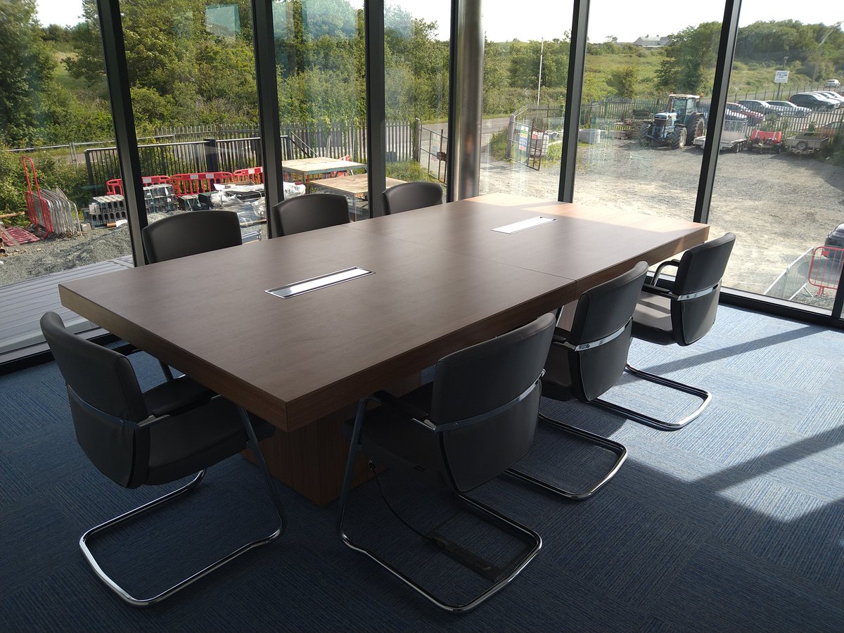 AerofoilDesign's tweet photo. This project for a construction company was all the way in Anglesey. Furniture was installed in a brand new building with lots of natural light.
For the meeting room we supplied a table in Canaletto Walnut, along with meeting chairs in a grey faux leather.
 #officeinstallations https://t.co/OjWOnTkdHy