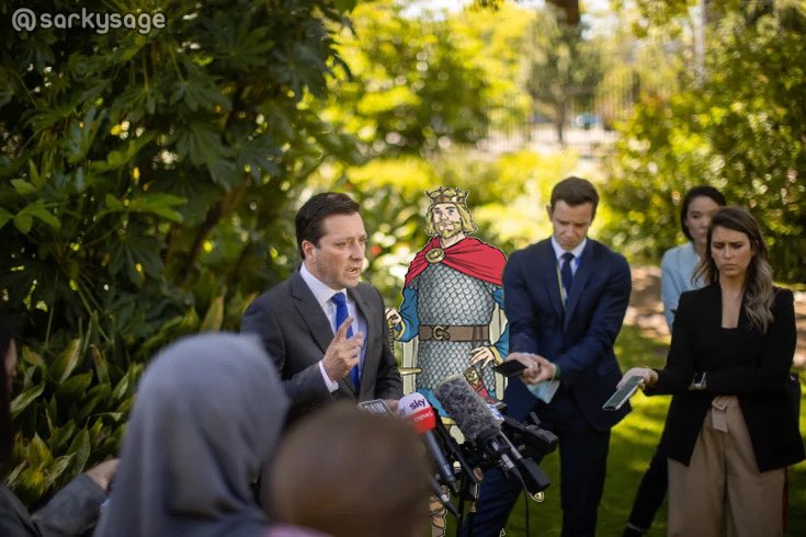 Victorian Liberal Party leader @MatthewGuyMP with his trusted advisors