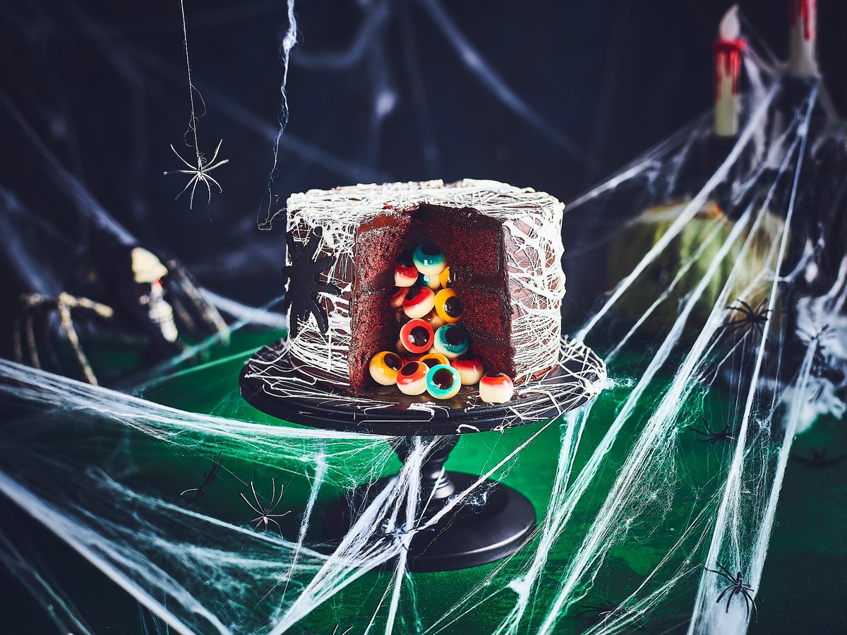 ThomasRidleyFS's tweet photo. Have you decided on your spooktacular treats for Halloween? What about these eye-catching donuts and cake or try out these ghostly cake pops?
#RecipeInspo #Halloween #HalloweenRecipes #DrOetkerPro #BakingExperts #Foodsolutions #KidsParties #TrickorTreat #Baking #Probaking https://t.co/VXl5TfrJ4L