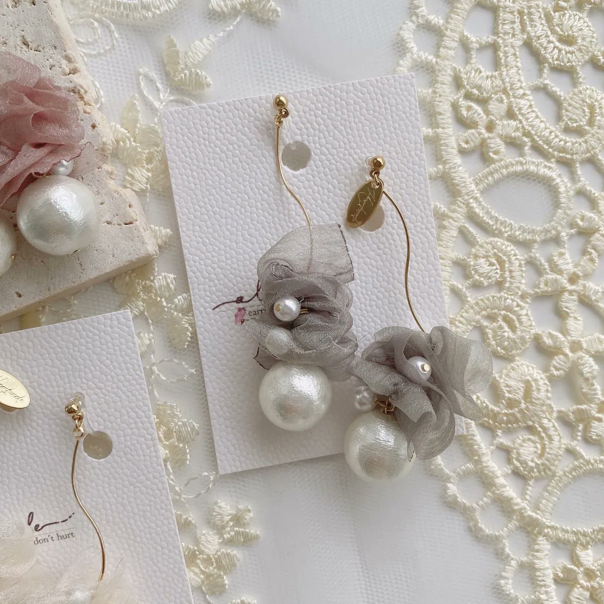 _meryshop_'s tweet photo. <accessory _ a little × MERYshop>
"【accessory _ a little】Celosia earring "
贅沢なふんわりシフォンを組み合わせた 甘すぎない可愛さがあるアクセサリー🤍
大粒のコットンパールや、シフォンの間に忍ばせたパールがキュートなアクセントです🫧
#MERYshop
https://t.co/f3RHTSZiYW https://t.co/Z7vSxk8WCN