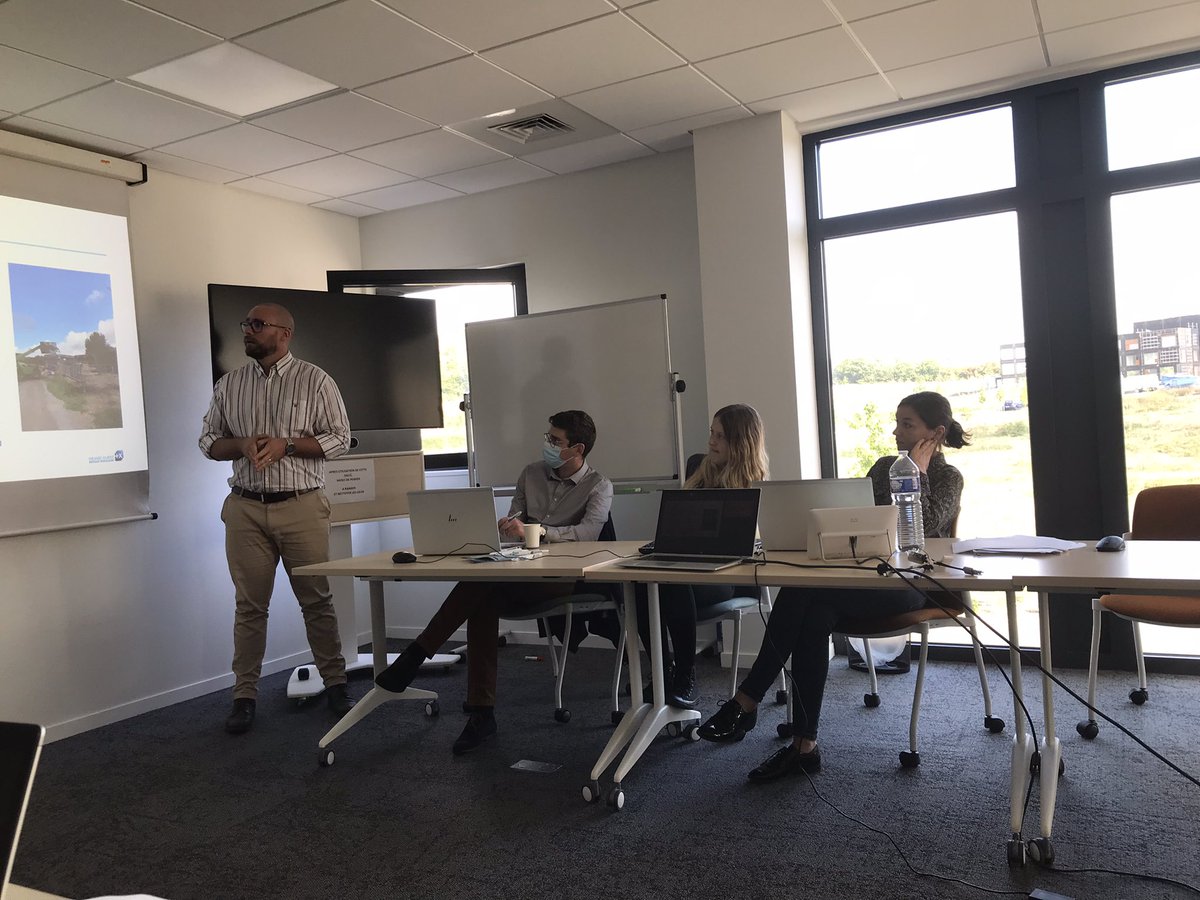 C’est l’heure des pitches,
Prix de la dynamique Agri #teamagribpgo72. Bravo !   Et à de suite pour la nomination du lauréat