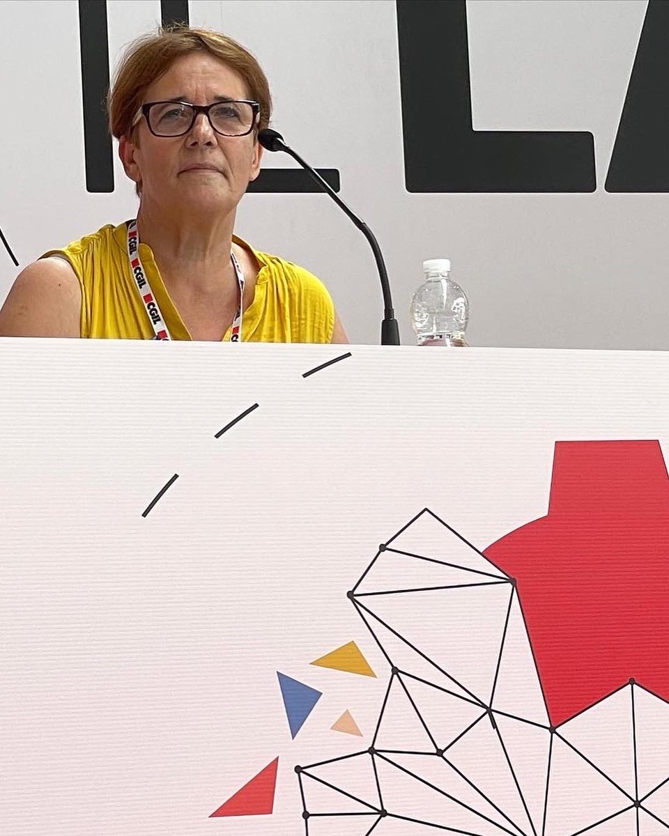 flaicgil's tweet photo. 🟥 ASCOLTATE IL LAVORO 
Scatti 📸 dalla straordinaria Assemblea nazionale delle delegate e dei delegati della @cgilnazionale a #Bologna il 7 settembre. Dal palco gli interventi di Rosetta D’Oria e Laura Hardeep @FlaiPuglia @FlaiFrLt @collettiva_news https://t.co/WjwRqQOCRW
