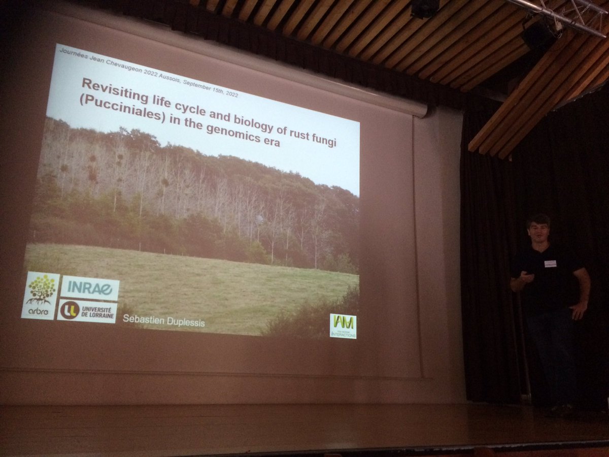 SFP_France's tweet photo. [#JJC2022] @SebbyRust (@UMR_IAM): Revisiting #life #cycle and biology of #rust fungi (#Pucciniales) in the #genomics era https://t.co/fv1VjCiVpa