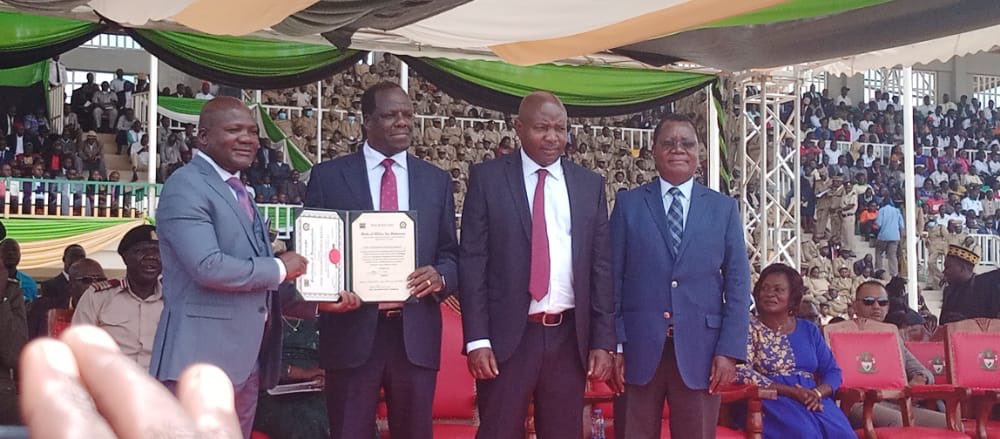 WembeKe's tweet photo. Governor-Elect of Kakamega County, @BarasaFernandes takes oath of office. https://t.co/dFoaa71j8b https://t.co/OH7n3mwU6S