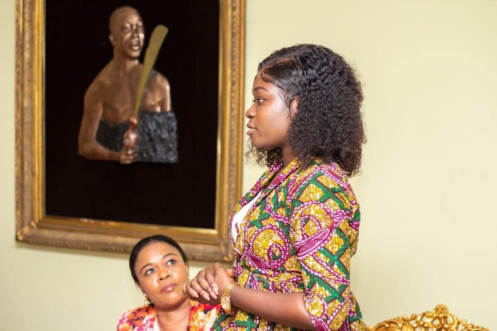 jesisca_twumasi's tweet photo. A visit to her Royal Highness, Lady Julia Osei Tutu, wife of HRM Otumfuo Osei Tutu II—the Asantehene, at the @ManhyiaPalace.
#NUGS
#WomenInPower
#LadyJet https://t.co/ay4wFR6Foi