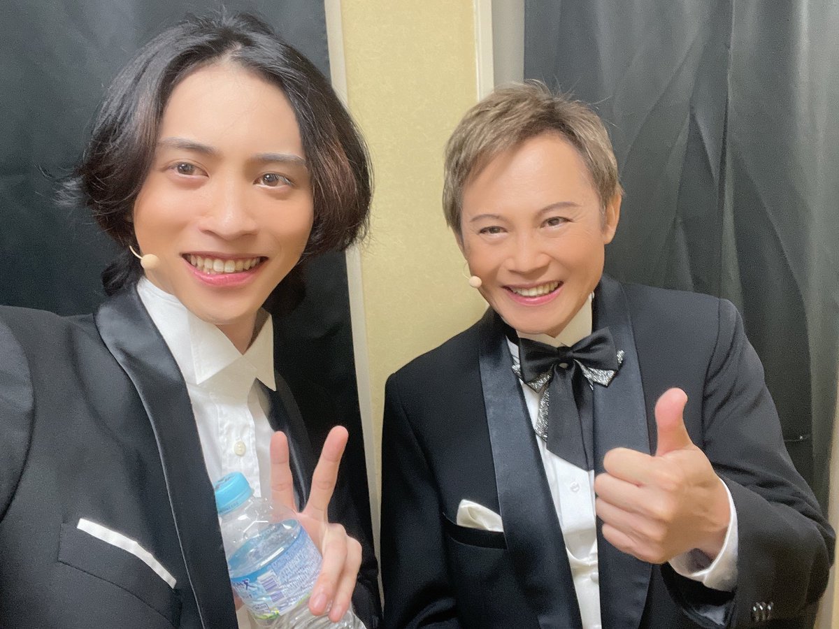明治座150周年記念公演
「 The Dream Co- Star」
本日無事千秋楽。
ありがとうございました。
玉野さんには本当にお世話になりました。
また皆さんと共演できるよう頑張ります！！

＃ドリスタ