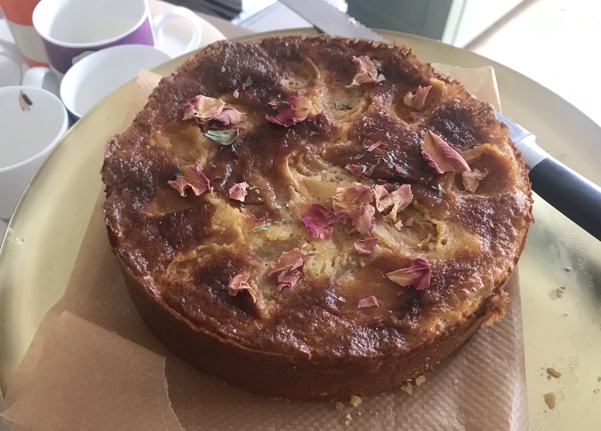 LivingRoomLit's tweet photo. first #bake in quite a while … apricot and rose to kick off course on #VanityFair https://t.co/k6jTeVELmh