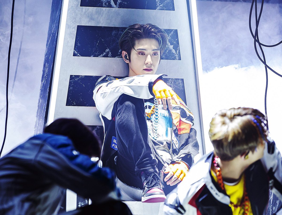 jaehvunism's tweet image. jaehyun at his rightful place 👑