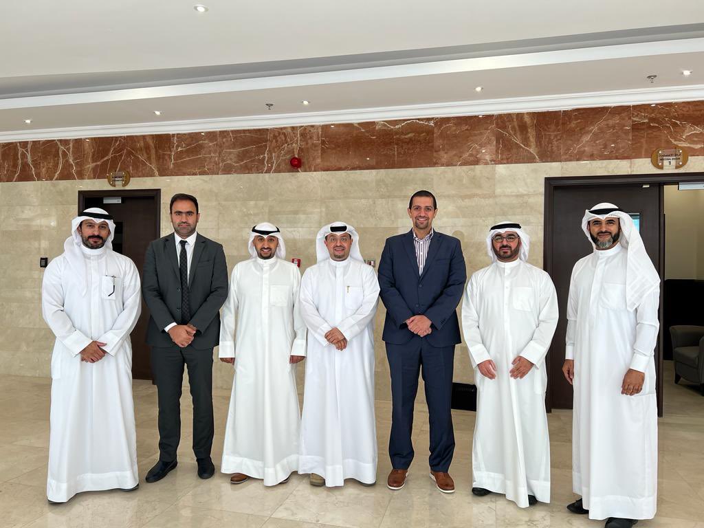 لقاء مثمر مع امين عام معهد الكويت للاختصاصات الطبيه الدكتور فواز الرفاعي والدكتور عبدالله رجب ، شاكرين لهم دعمهم وتوصياتهم باضافه تخصص الصيدله الى تخصصات المعهد.
#الجمعية_الصيدلية_الكويتية 
<a href="/kims_news/">K.I.M.S.</a> <a href="/FawazAlrefaee/">Dr. Fawaz Al Refaee</a> 
<a href="/abdullahrajab/">د.عبدالله رجب</a>