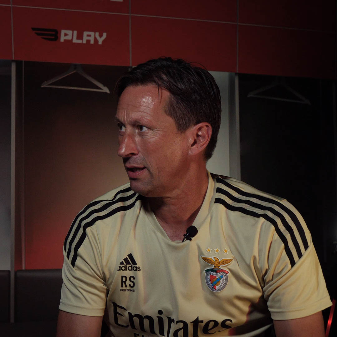 fortesports1's tweet photo. İSTİKRAR!

🔴 Roger Schmidt, Benfica'nın başında çıktığı 17 maçın 17'sini de kazandı.

⛳️ 17 maç
✅ 17 galibiyet
⚽️ Atılan gol: 47
⭕️ Yenilen gol: 11 https://t.co/T5xswp0Zno