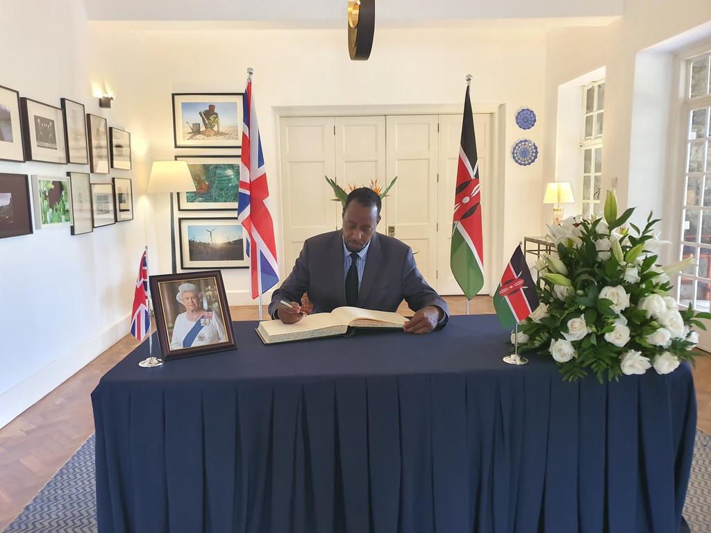 Today I  paid my respect and profound  condolences to the British High Commission - Nairobi for the death of Her Majesty Queen Elizabeth II. She would be missed dearly.

I wish the family and people of the United Kingdom strength during this sad period.

Amb. Bishar A. Hussein