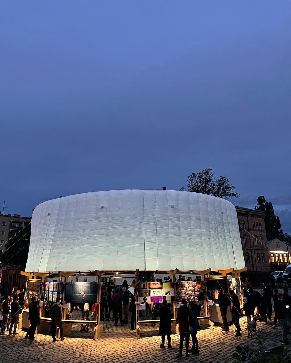 ✨Delighted to have <a href="/strangetele/">Strange Telemetry</a>'s 'Futures Poker' on show at 'Everything Will Be Fine', Deutsches Technikmuseum, Berlin. 
🍄 Curated by <a href="/Info_Activism/">Tactical Tech</a>, open until Oct 4th: everythingfine.org. 
💾 As ever, you can freely download the card deck from the ST site.