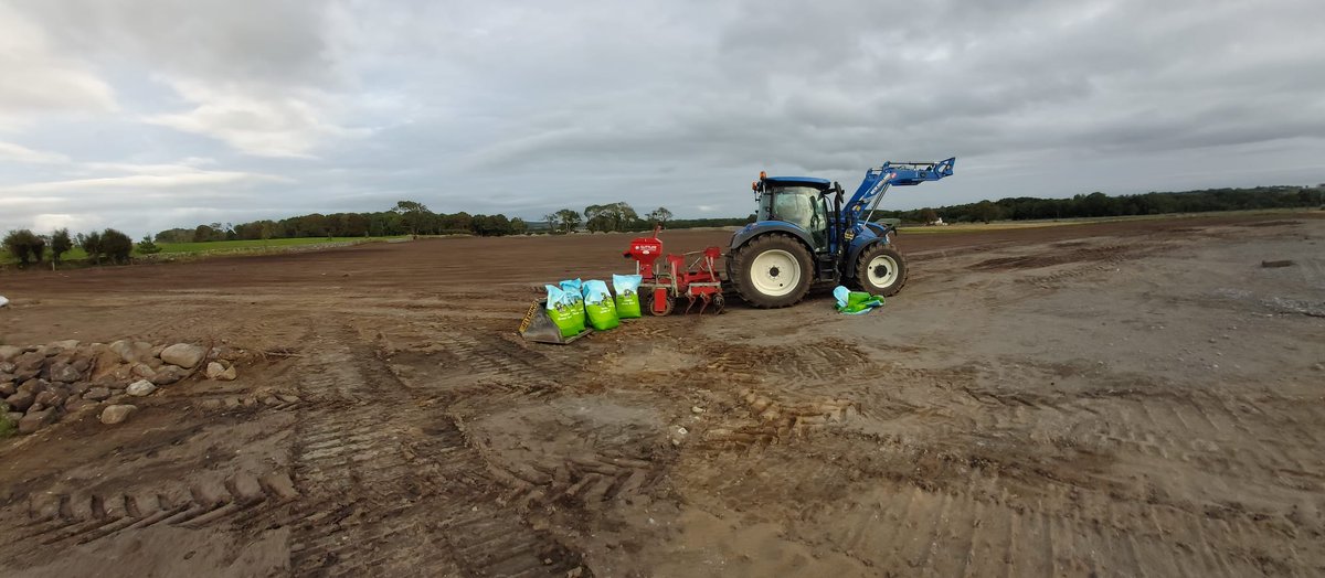 smgIRE's tweet photo. Last field for the year on Sinclair McGill monitor farm in Galway.

Super progress with Sinclair McGill mixtures Advance, Castlehill and Turbo. 
@MonaghanDonal 
@chancellorsmill 
@LGSeedsUK https://t.co/FTe21BBs8O