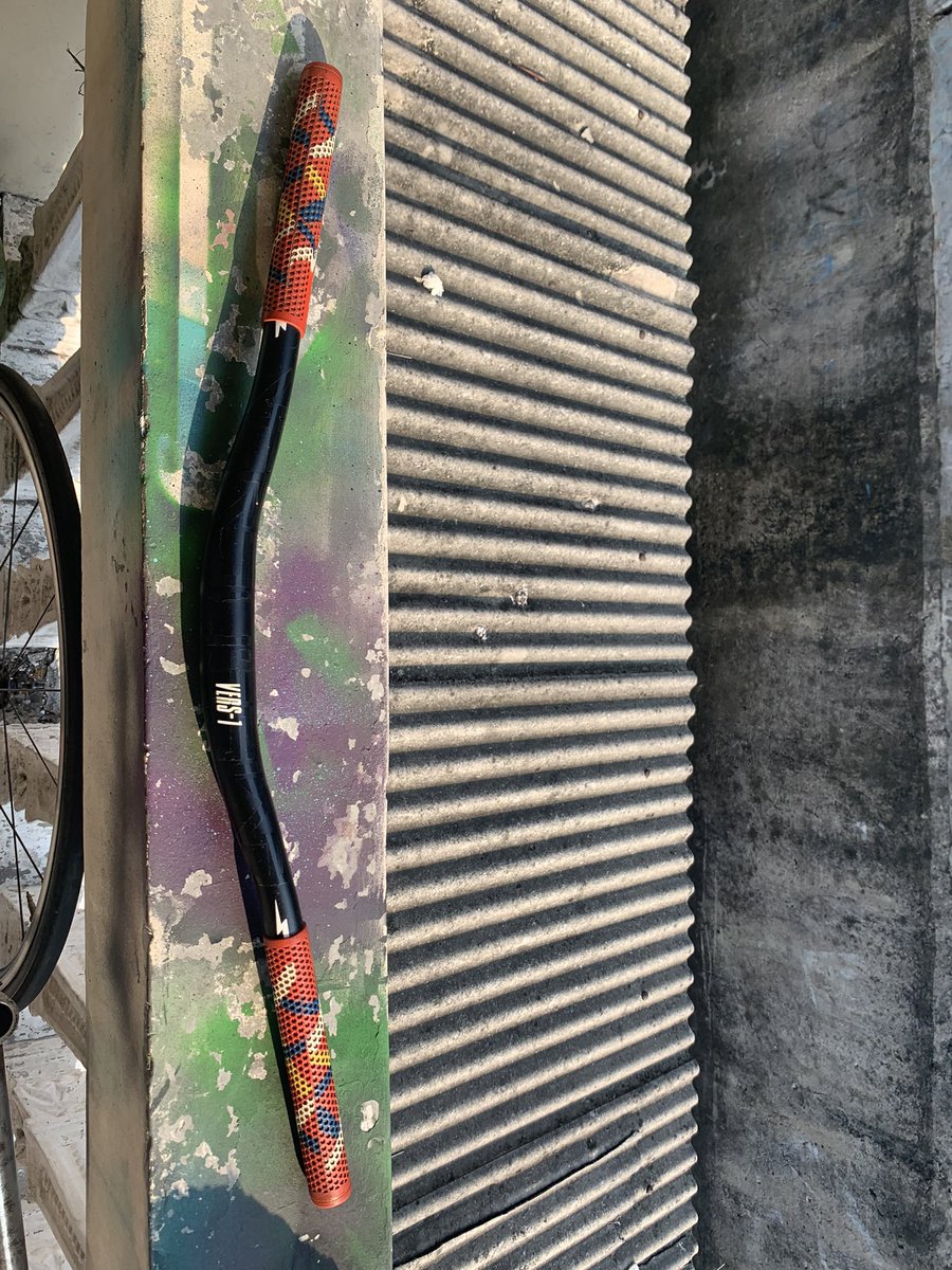 Titan_pendiri's tweet photo. #fnfjb #sale #risebar #vers1
Dijual rise bar
Vers-1 kurleb 72cm + GRIP STRONG V
Kondisi mulus 😍
800k! Sedeng dha.
Kabar2an di DM biar mesra 🙏
Siap COD se JKT https://t.co/ztu1n4m4Fq