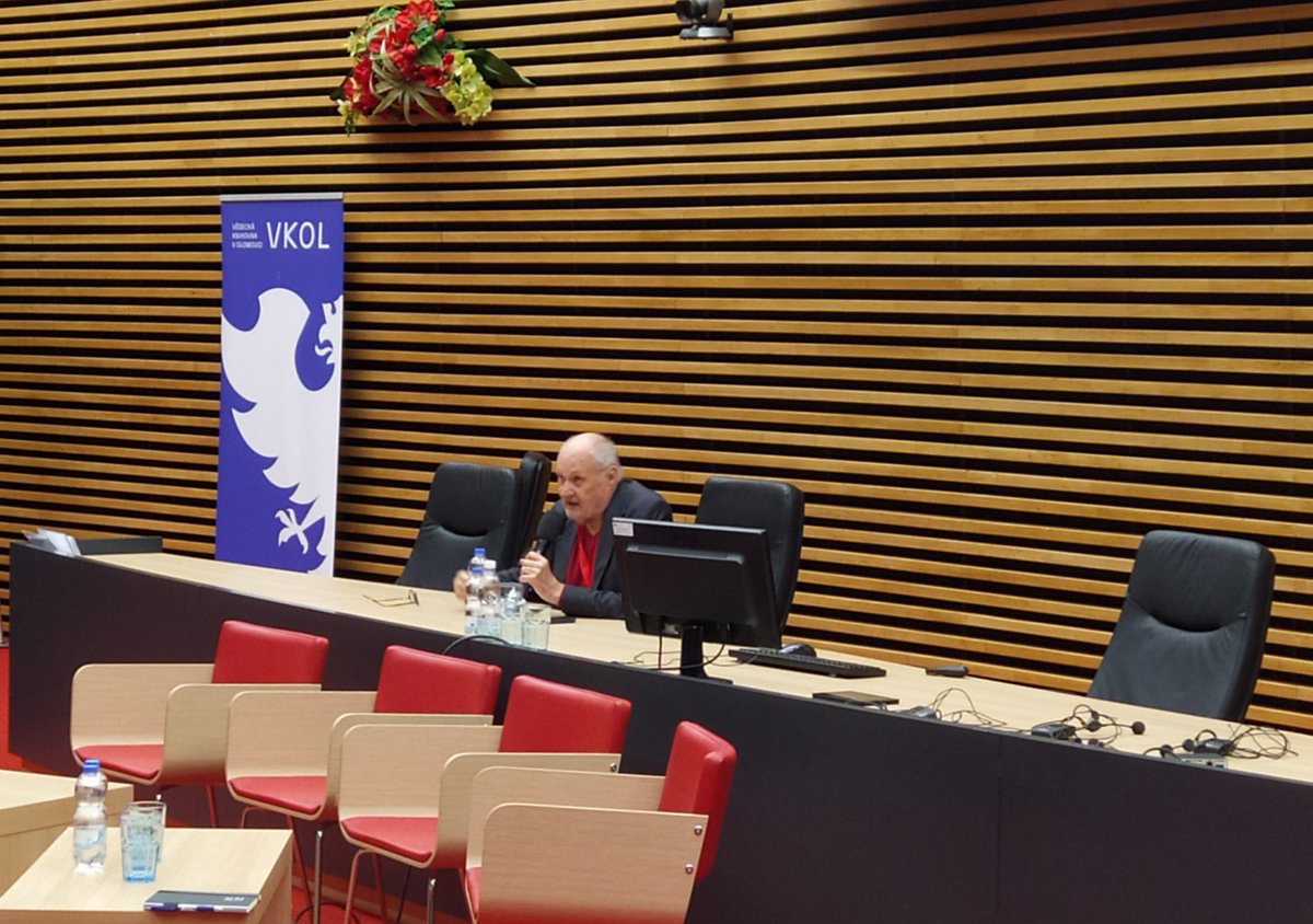 Na knihovnickou konferenci dorazila i Bohdalová české filosofie #navrcholuzoufalstvi