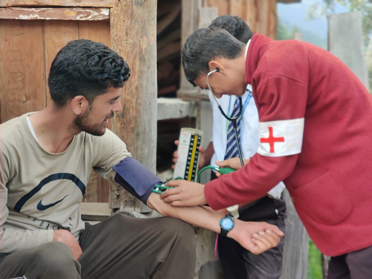 tinkuskjha's tweet photo. #FirstAidDayInKashmir
#GurezFirstAidDay
#TangdharFirstAidDay
#MachhalMedicalCamp
#TangdharMedicalCamp
#GurezMedicalCamp https://t.co/DzYl7VisdA