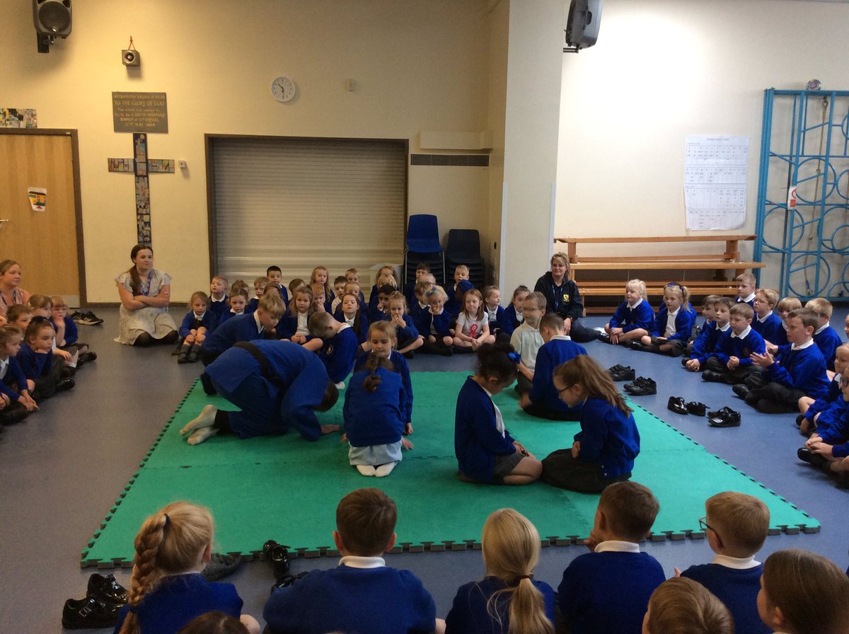 HighfieldY5's tweet photo. Today Paul from @judoeducationuk came to visit our KS1 children to tell them about an exciting new opportunity.  We all had a wonderful time learning about the sport! #shinepe @cathi2122 @LDSTEducation https://t.co/BvL7CYKuLZ