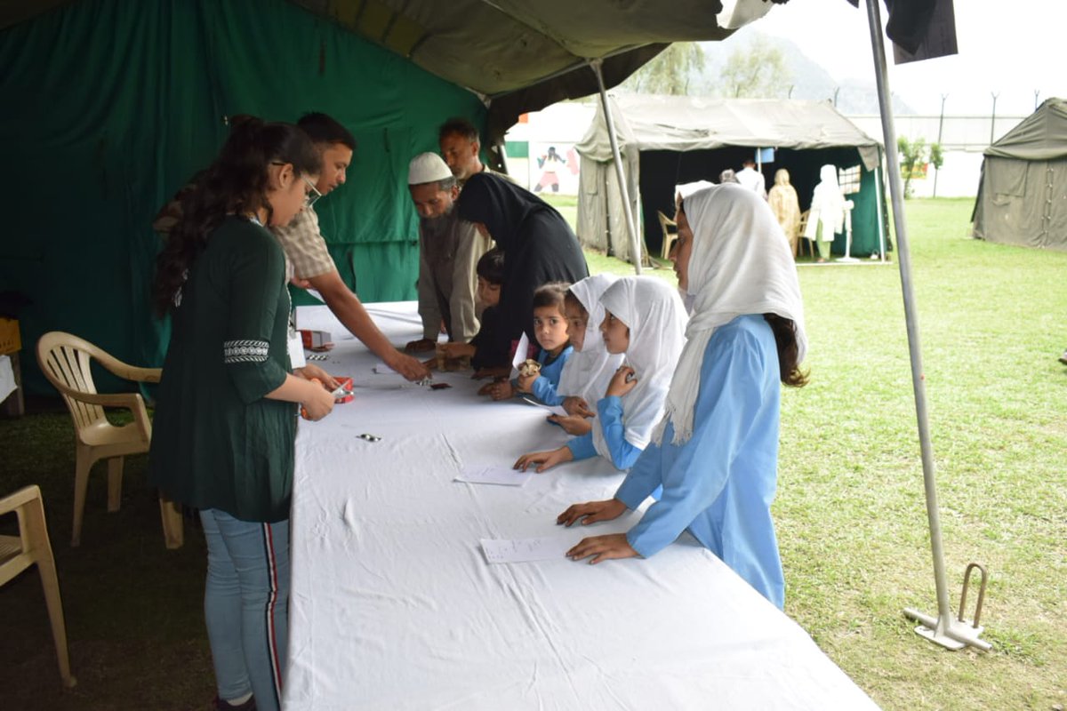 tinkuskjha's tweet photo. #FirstAidDayInKashmir
#GurezFirstAidDay
#TangdharFirstAidDay
#MachhalMedicalCamp
#TangdharMedicalCamp
#GurezMedicalCamp https://t.co/tY0zklGvD5