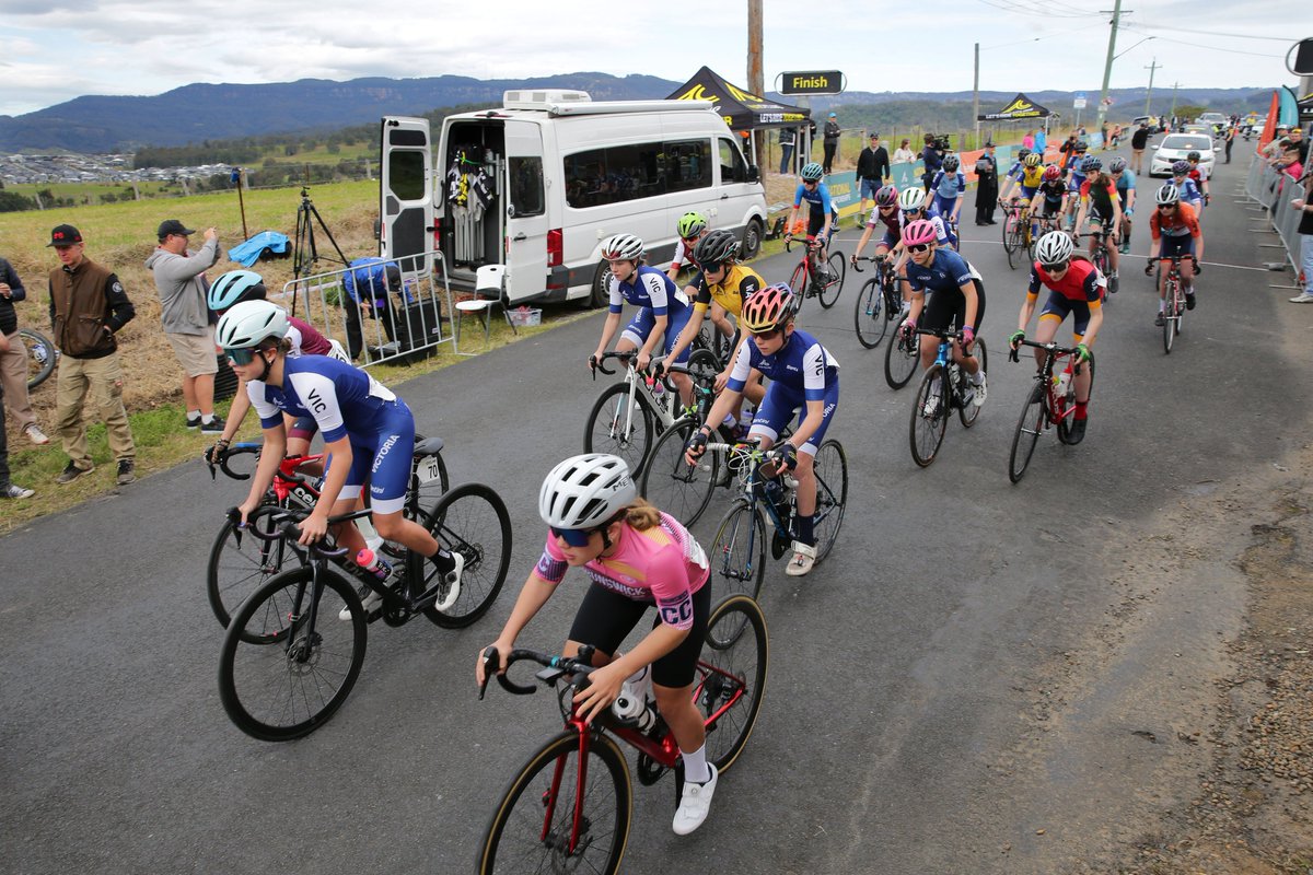 Australia's new junior road race champions🏆

U15 W: Elsie Apps @GoulburnCC 
U15 M: Ben Coates @MWCycleClub 
U17 W: Nicole Duncan @CCCyclingNSW 
U17 M: Wil Holmes @NorwoodCycling 

Results: results.auscycling.org.au/Road/2022/JunR…

📸John Veage

#AusCyclingRoad
