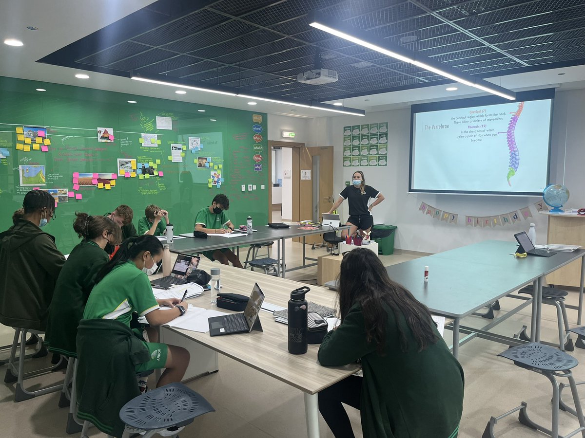 ArborSports's tweet image. Year 10 working hard in their GCSE PE theory lesson this afternoon 💪✍️🩻🧠 #theory #musculoskeletalsystem #anatomy #physiology #movementanalysis #arborpe