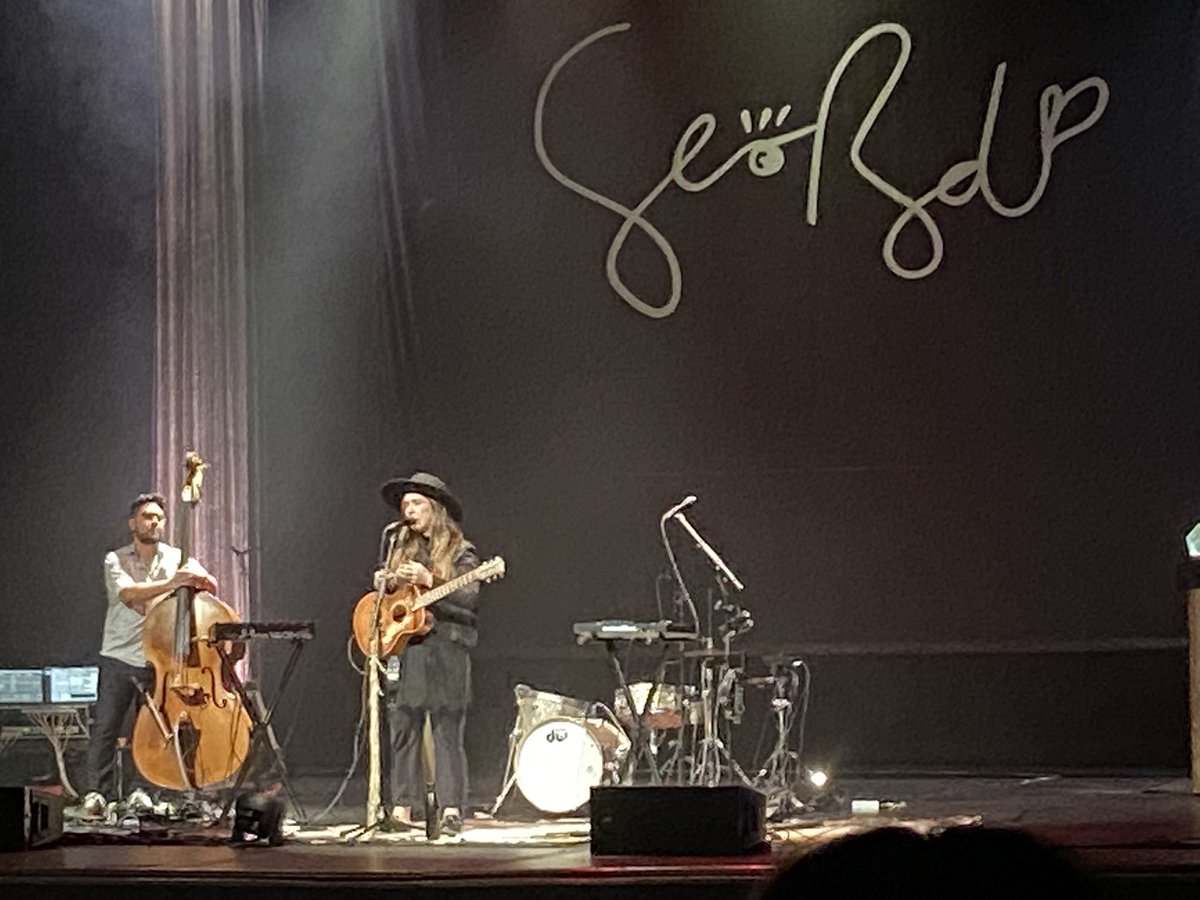 Lori Jones tweet media