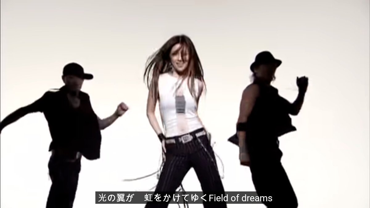 shimatani_fan's tweet photo. 「亜麻色」「Perseus」「ガネム」のカッコよく踊る島谷さんを絶賛するツイートがあれば、「のど自慢」の「Mystic World」を視て、
「#島谷ひとみ って、こんなに踊るの？」
って驚く人もいて。

見る角度や認識で、違った顔が映る多面体アーティストってのは、どこのどいつだぁ～い？（にしおか風） https://t.co/XRcWgNNRJu