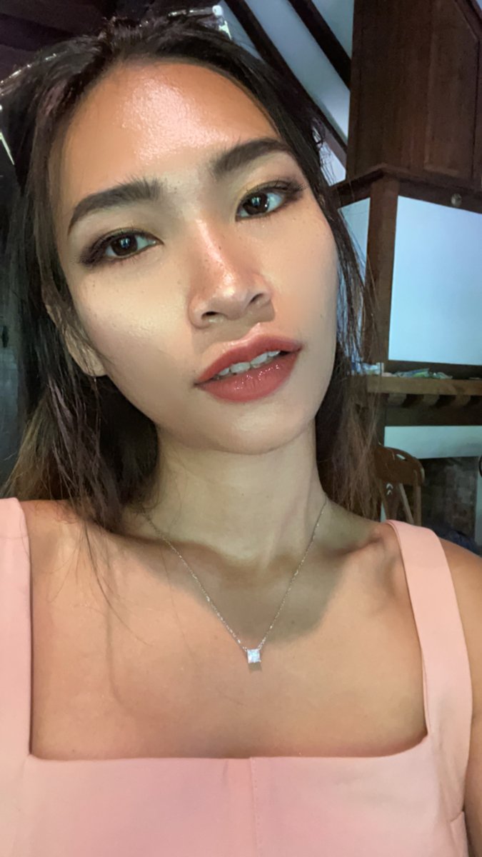 Do you think I’m cute…? 🥺❤️ then you should go check my link———>

onlyfans.com/imlovely.layla