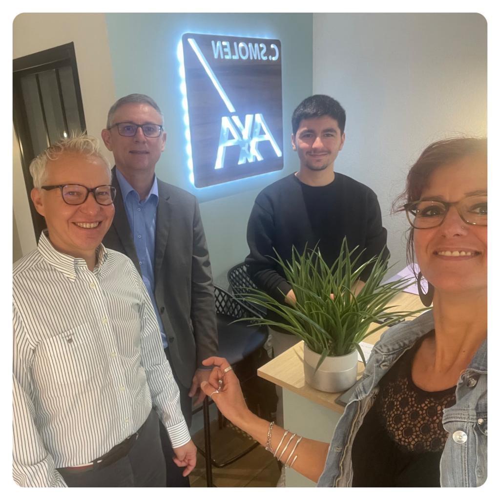 Du côté de Saint Avold, à l’agence Christophe SMOLEN avec Ekin, nouveau Conseiller, qui fait ses 1ers pas en PRVT. Bienvenue à toi ! <a href="/Coachsdesventes/">CoachsDesVentes</a> : Virginie Doratti et Inspecteur Commercial : Stéphane Drugeon