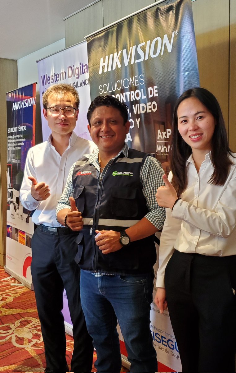 jrsolutionsec's tweet image. #JRSolutions junto a Andres Jia. Representante de la Marca Hikvision Zhejianh China.
