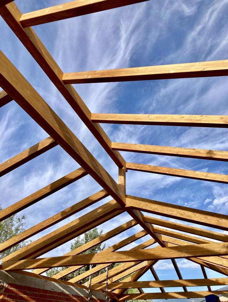 trcestructuras's tweet photo. Ejecución de #cubierta y #forjado de #viviendaunifamiliar con #estructurademaderalaminada 
#madera #trcestructurasdemadera #maderalaminada #abeto #cubiertas #forjados #guadalixdelasierra #madrid #arquitectura #ingenieria #viviendas #trc #estructurasdemadera https://t.co/jSaV4WQK0C