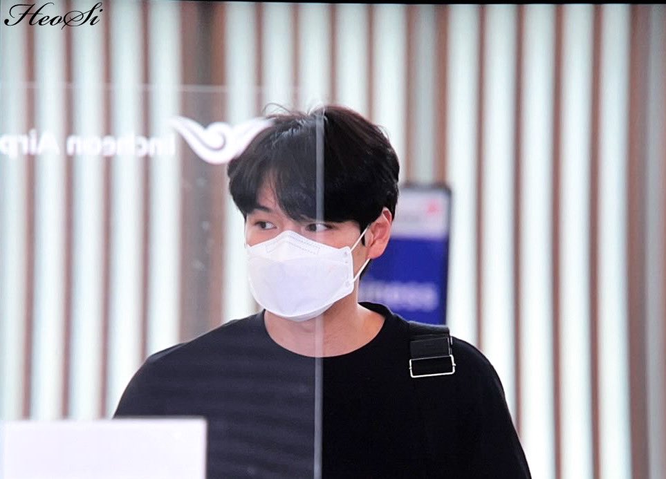 heosi1214's tweet photo. 220915 출국 
찬스타-@
잘 다녀와!!!화이팅!!!!
♥︎♥︎♥︎
#빅톤 #VICTON #Chaos
#허찬 #찬 #찬스타 #HEOCHAN #CHAN #ChanStar #허시 #HeoSi https://t.co/PP6oxEQSdI