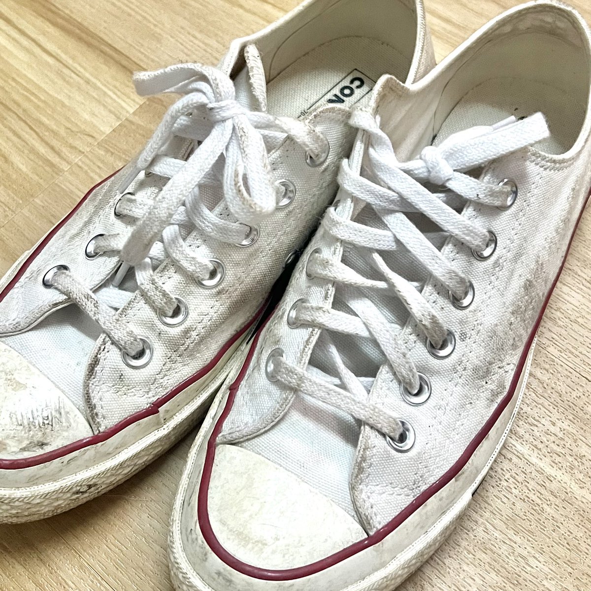 smilexjynx's tweet photo. ซื้อตามรีวิวอีกที ชีวิตง่ายขึ้นมากไปอีก 😂 แค่ใส่ผงใส่น้ำเขย่า ๆ ทิ้งไว้ 45 นาที ไม่ต้องออกแรงซักเลย ดีเลยนะ ซองละไม่ถึงห้าสิบ น้องกลับมาขาวเลย https://t.co/l6ncvMO1Eo