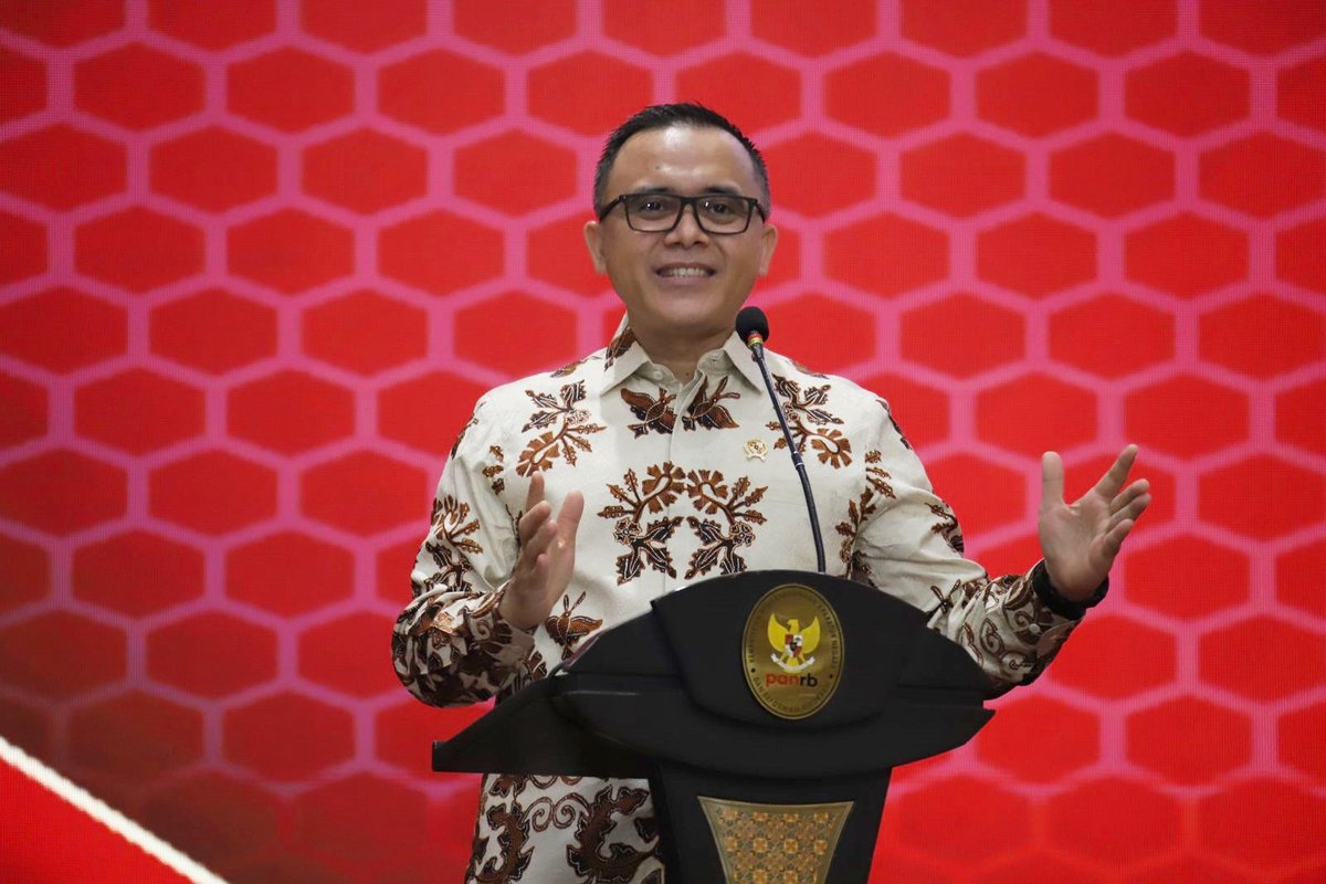 kempanrb's tweet photo. Rekrutmen PPPK Guru, Pemerintah Beberkan Prioritas Pelamar 

Selengkapnya: 
https://t.co/Qfhs94tmyB https://t.co/xQVCXybPNz