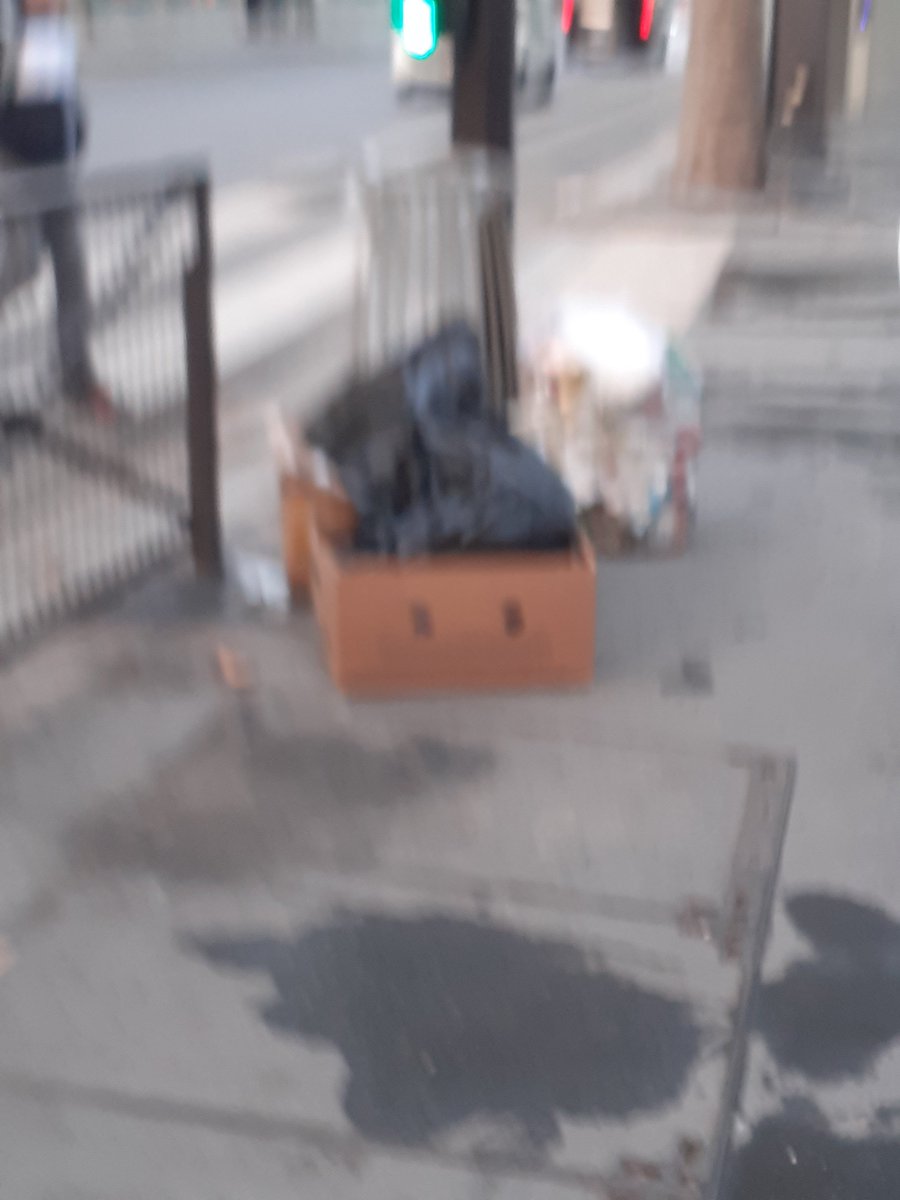 Pilar17paris's tweet photo. #portedeclichy #paris17 #collège #lycée #ruedesepinettes #rats #surmonchemin #saccageparis @paris @Mairie17 @MParisCentre #JO2024 #paris https://t.co/EOoQP9z5XY