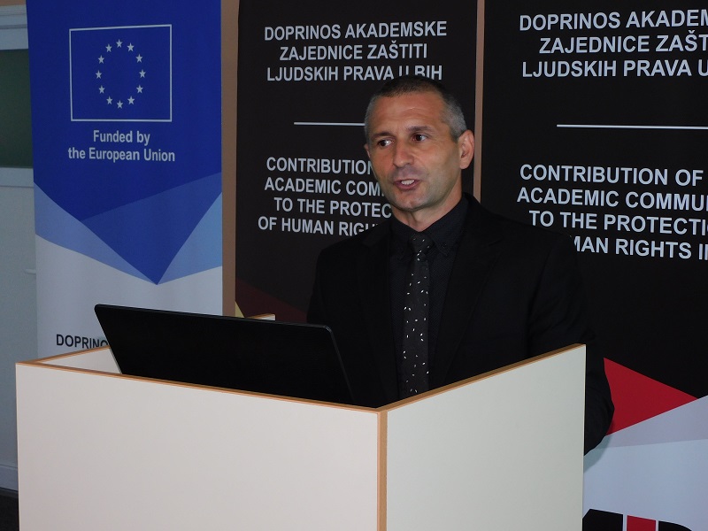 UniversityPEM's tweet photo. U Istočnom Sarajevu održano je prvo predstavljanje Izveštaja o borbi za ljduska prava u 🇧🇦izrađenog u sklopu CAHR projekta, a uz finansijsku podršku 🇪🇺. Poštovanje ljudskog prava na slobodu mišljenja i izražavanja, mirnog okupljanja i slobodu kretanja. 
@euresurs
#humanrights https://t.co/10avoMngjA